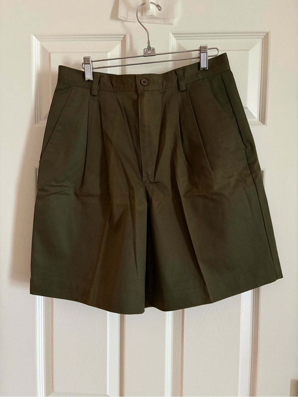 Liz Claiborne Olive Green Pleated Bermuda Shorts